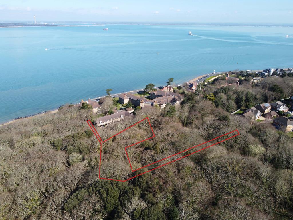 Lot: 52 - PARCEL OF WOODLAND CLOSE TO THE SOLENT - Aerial photograph